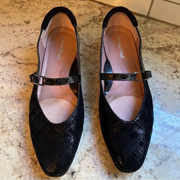 BeautiFeel $324 Caroline Black Suede Patent Maryjane Comfort Flat EUC EU 37 US 6 - Picture 1 of 14